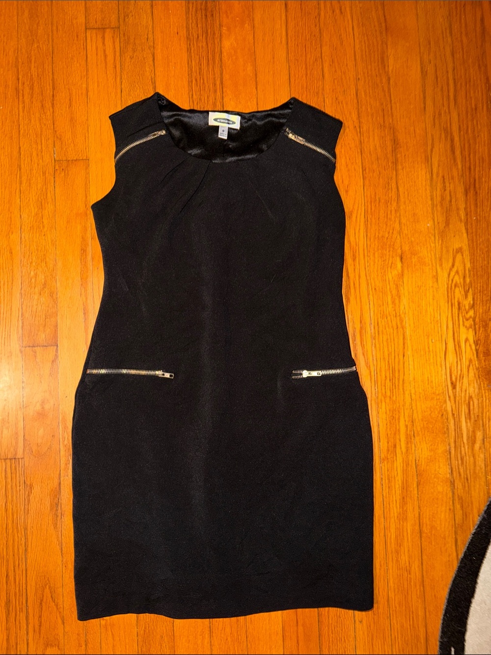 Black Sleeveless Sheath Dress with Zipper Accents size 8 great condition